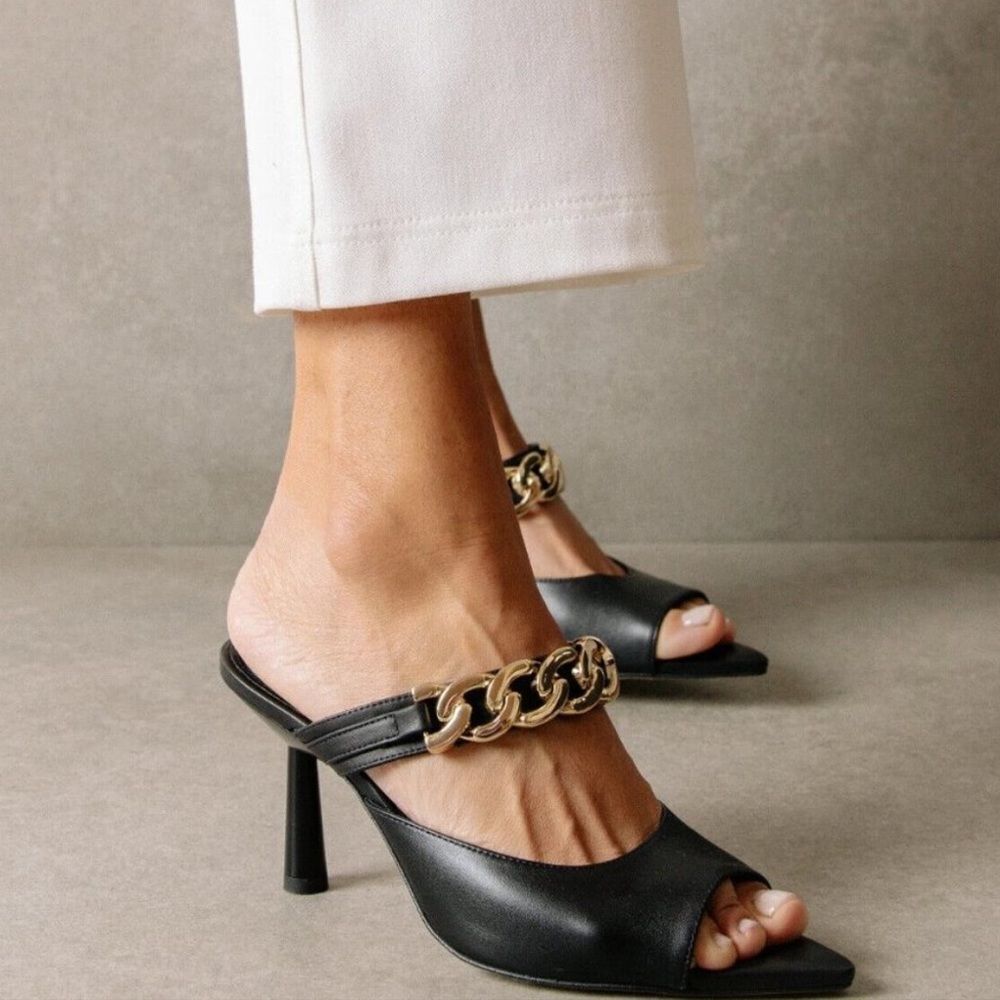 ALOHAS Daisy Chain Heels